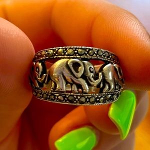 Size 4/5 Sterling Silver 925 Ring